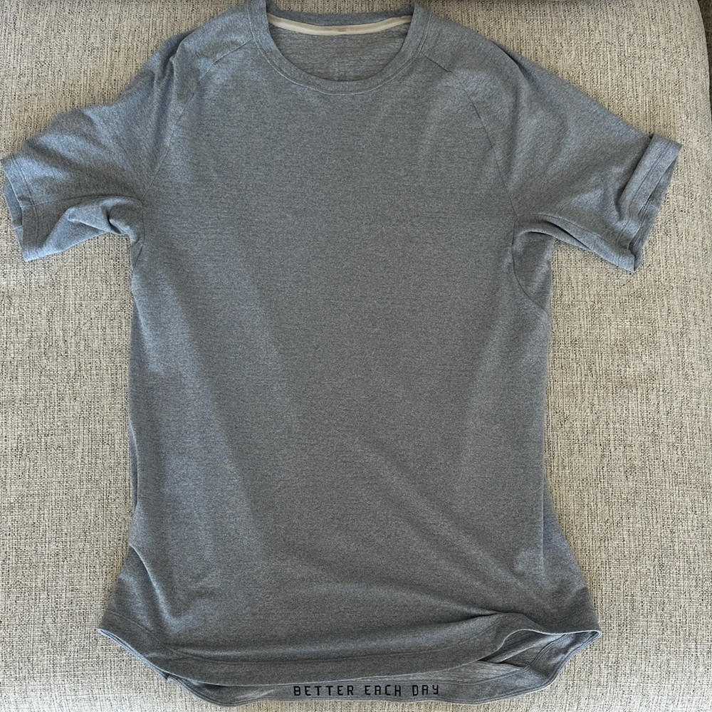 lululemon athletica Men's Gray Short Sleeve Crew